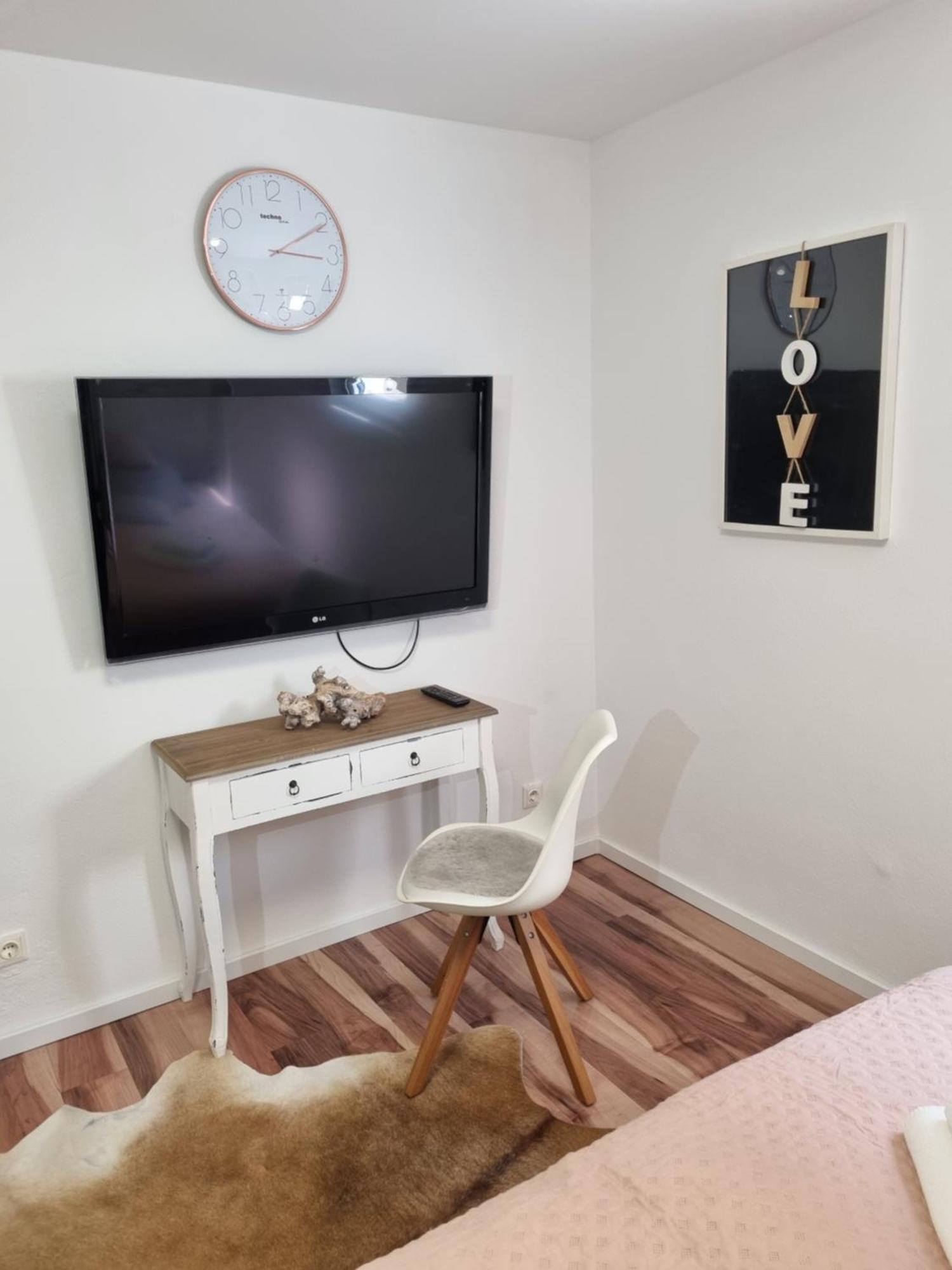 Appartment Im Untergeschoss Freilassing Eksteriør bilde